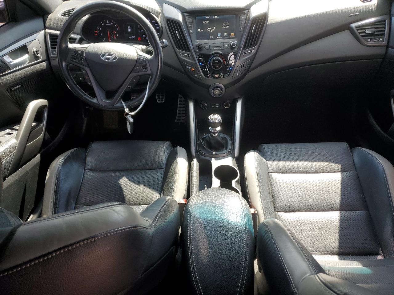 2016 Hyundai Veloster - Image 8