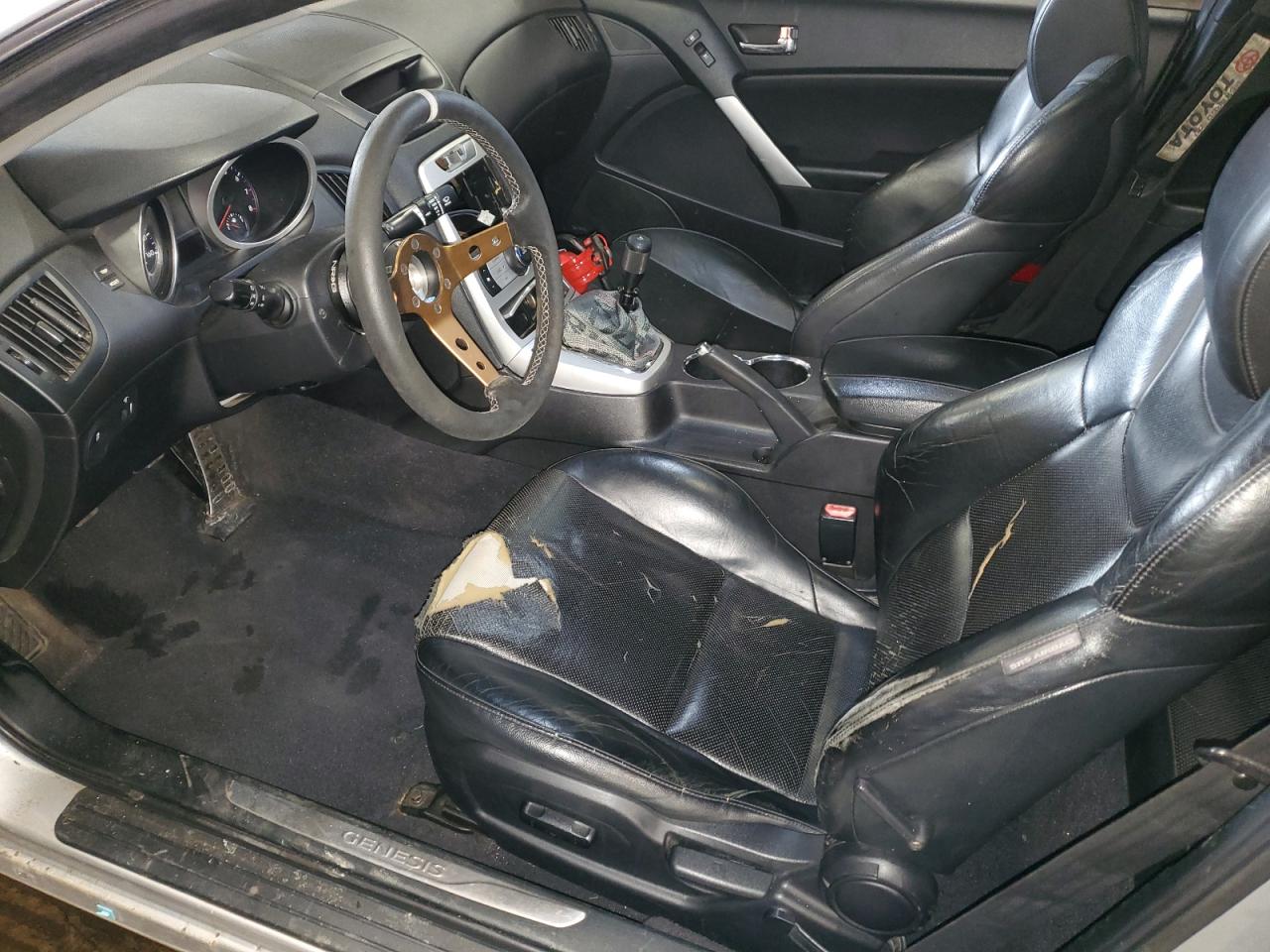 2010 Hyundai Genesis - Image 7