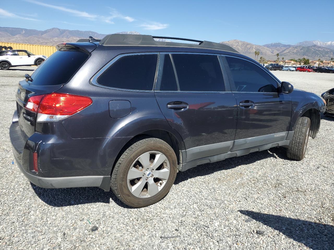 2011 Subaru Outback - Image 3