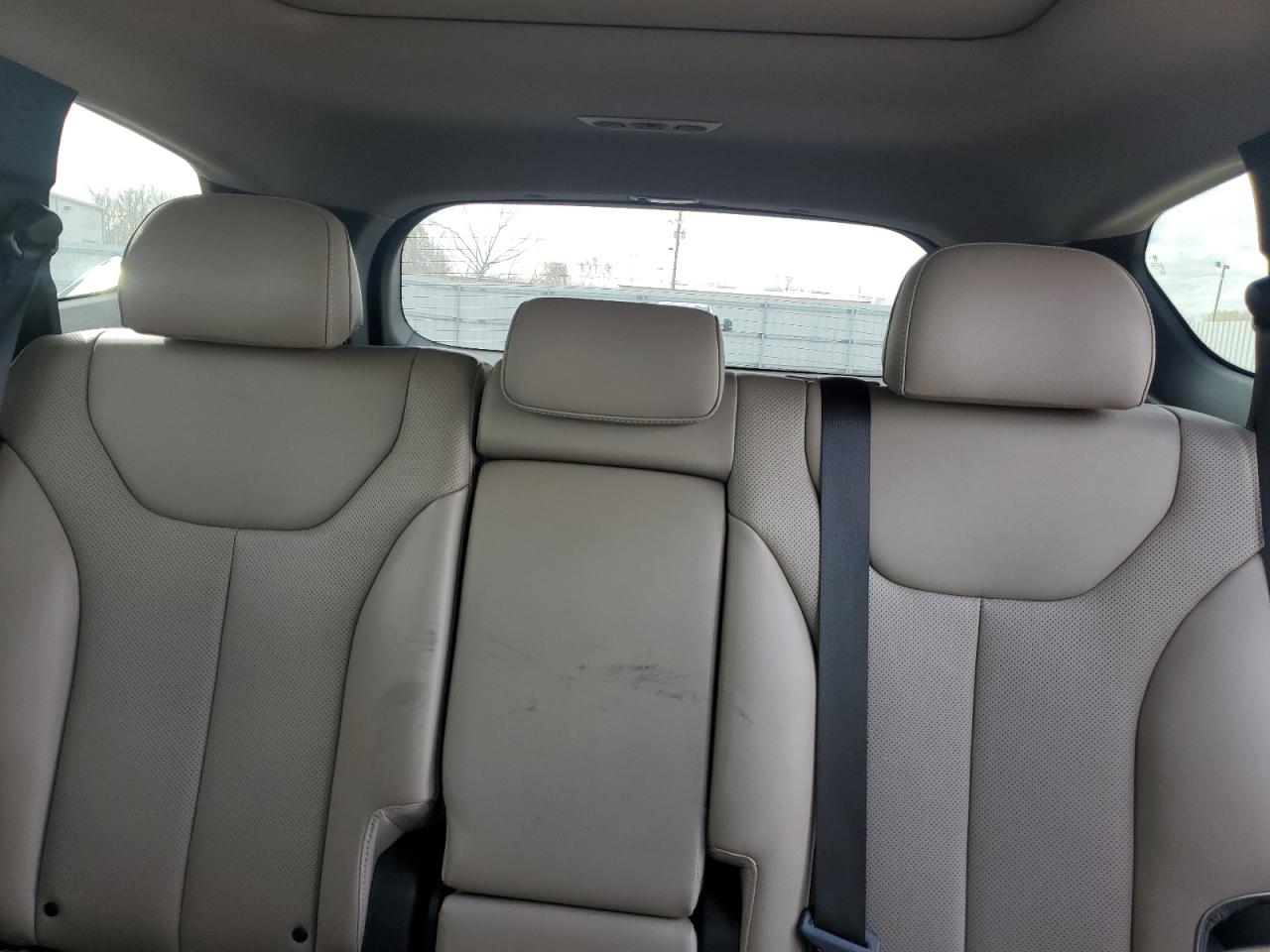 2022 Hyundai Santa Fe - Image 10