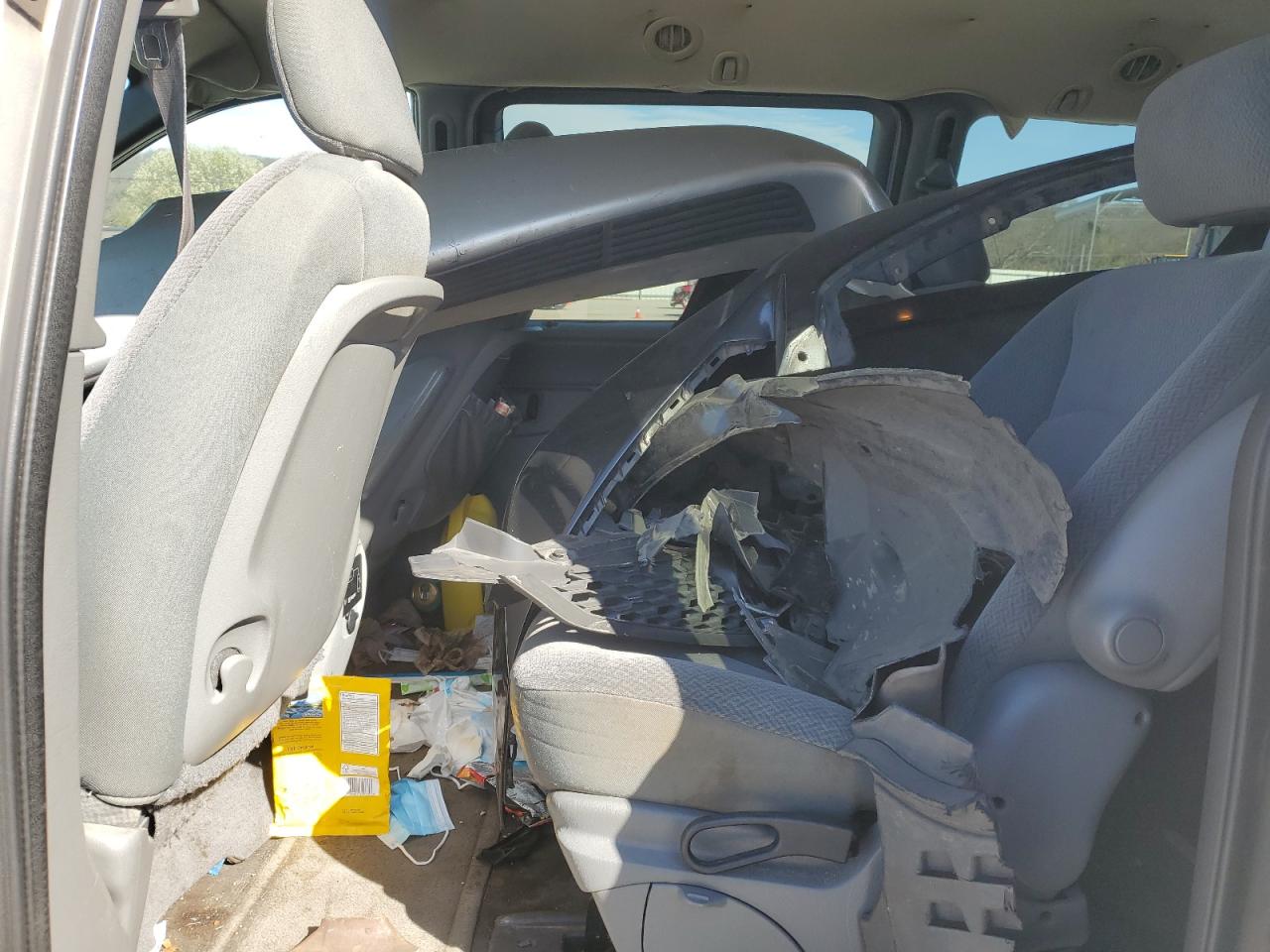 2004 Dodge Grand Caravan Se VIN: 1D4GP24R94B562085 Lot: 65167025