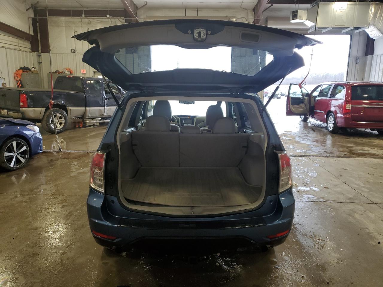 2010 Subaru Forester - Image 6
