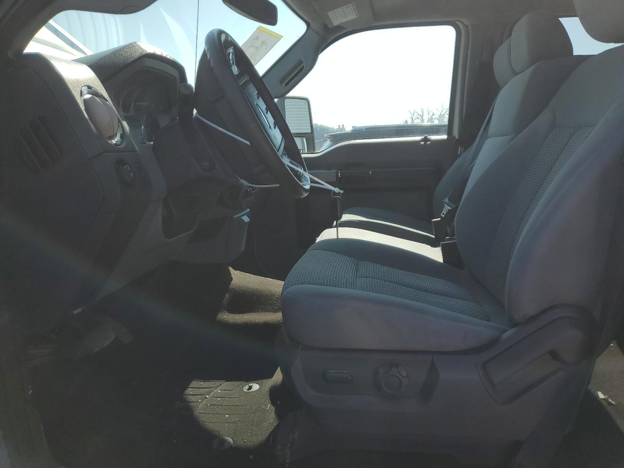2015 Ford F250 - Image 7