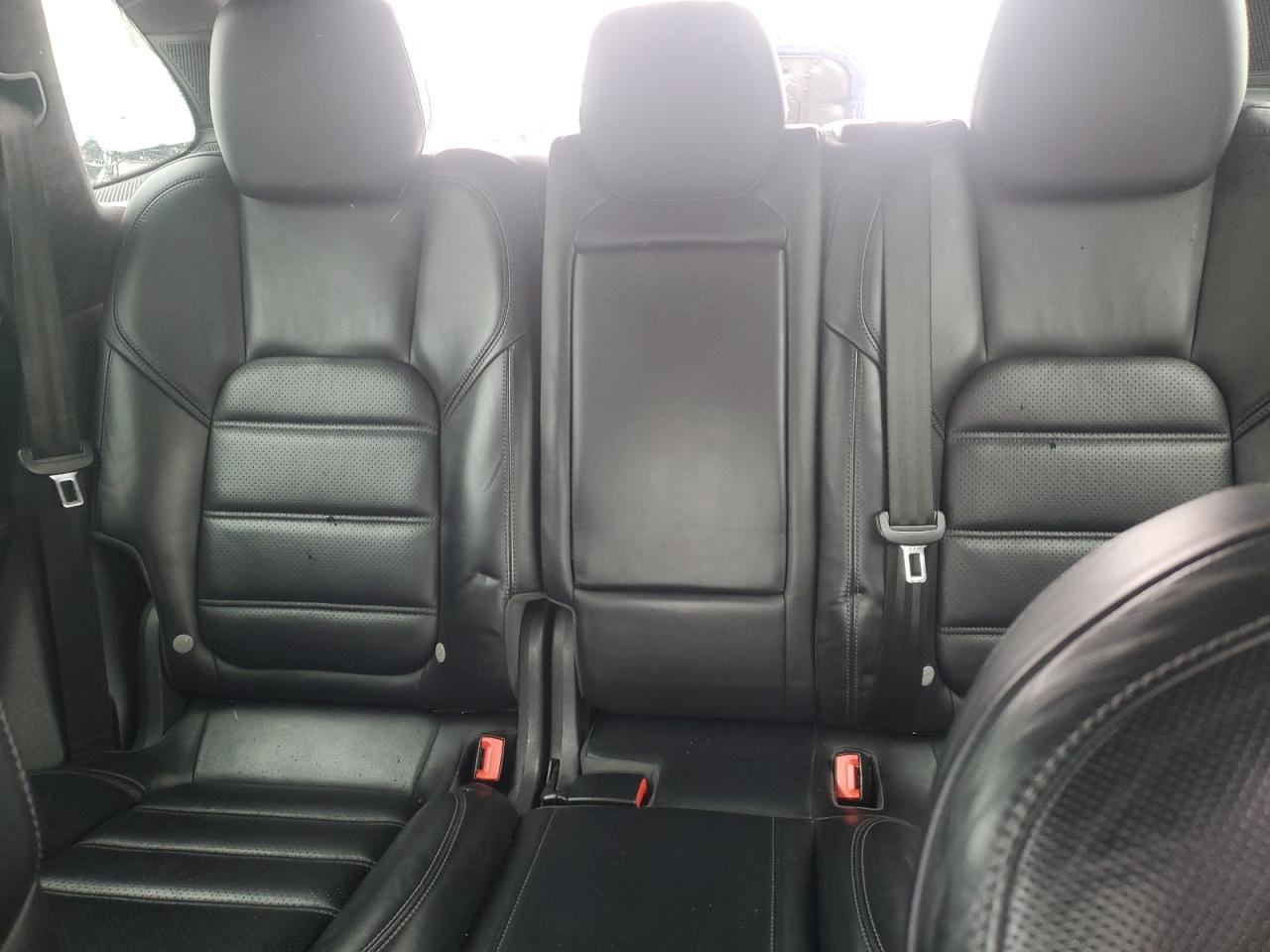 2015 Porsche Cayenne - Image 10