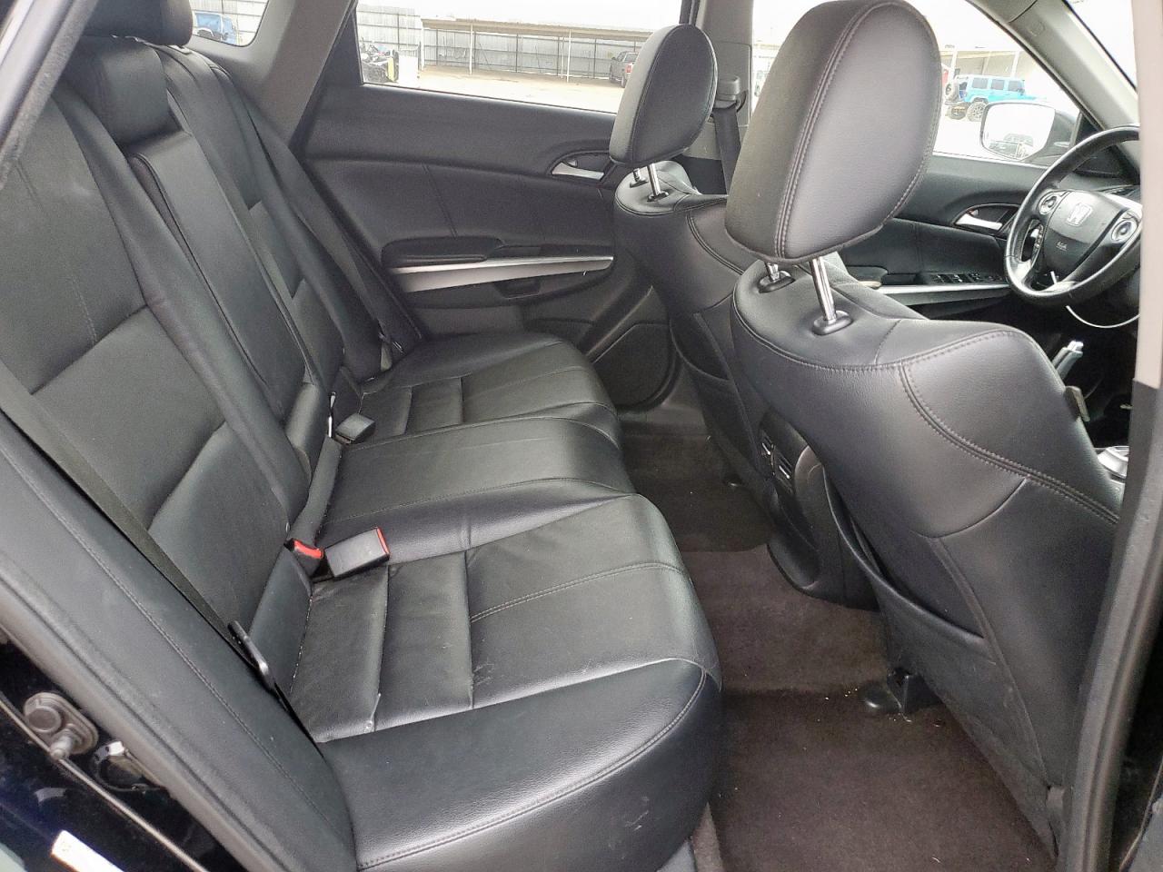 2015 Honda Crosstour - Image 11