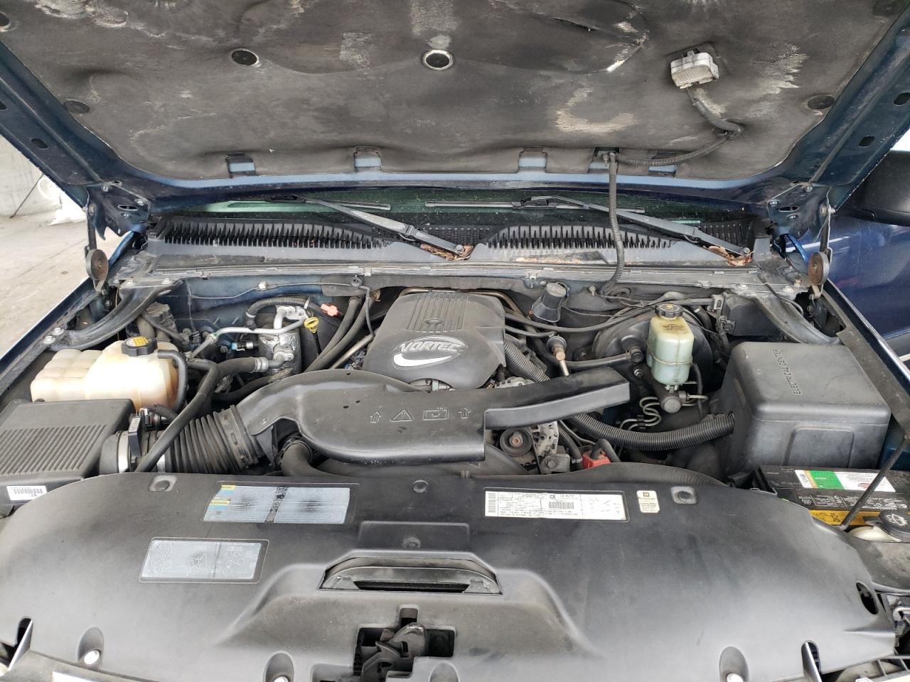 2001 Chevrolet Tahoe - Image 11