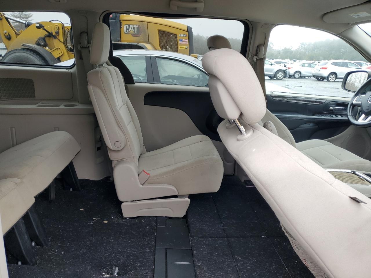 2011 Dodge Caravan - Image 11