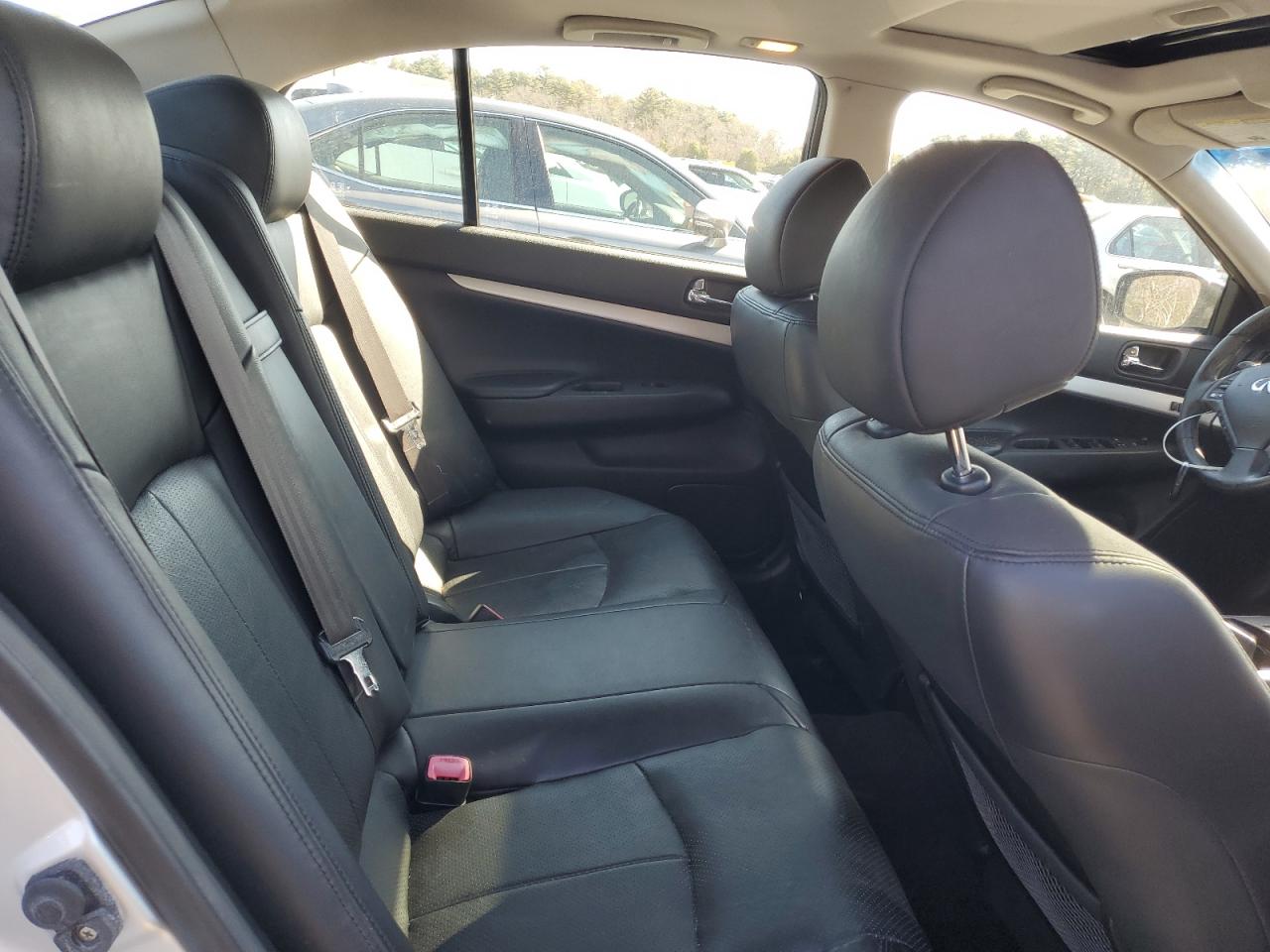 2009 Infiniti G - Image 10