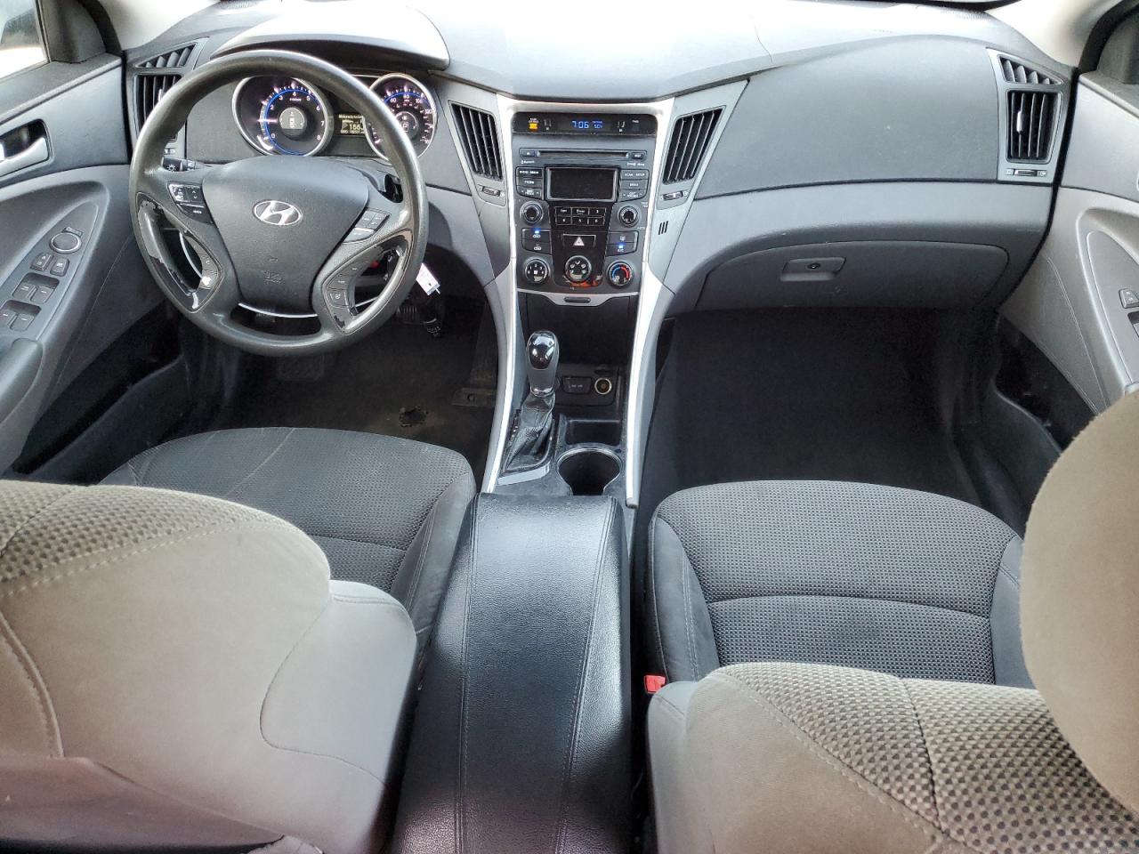 2014 Hyundai Sonata - Image 8