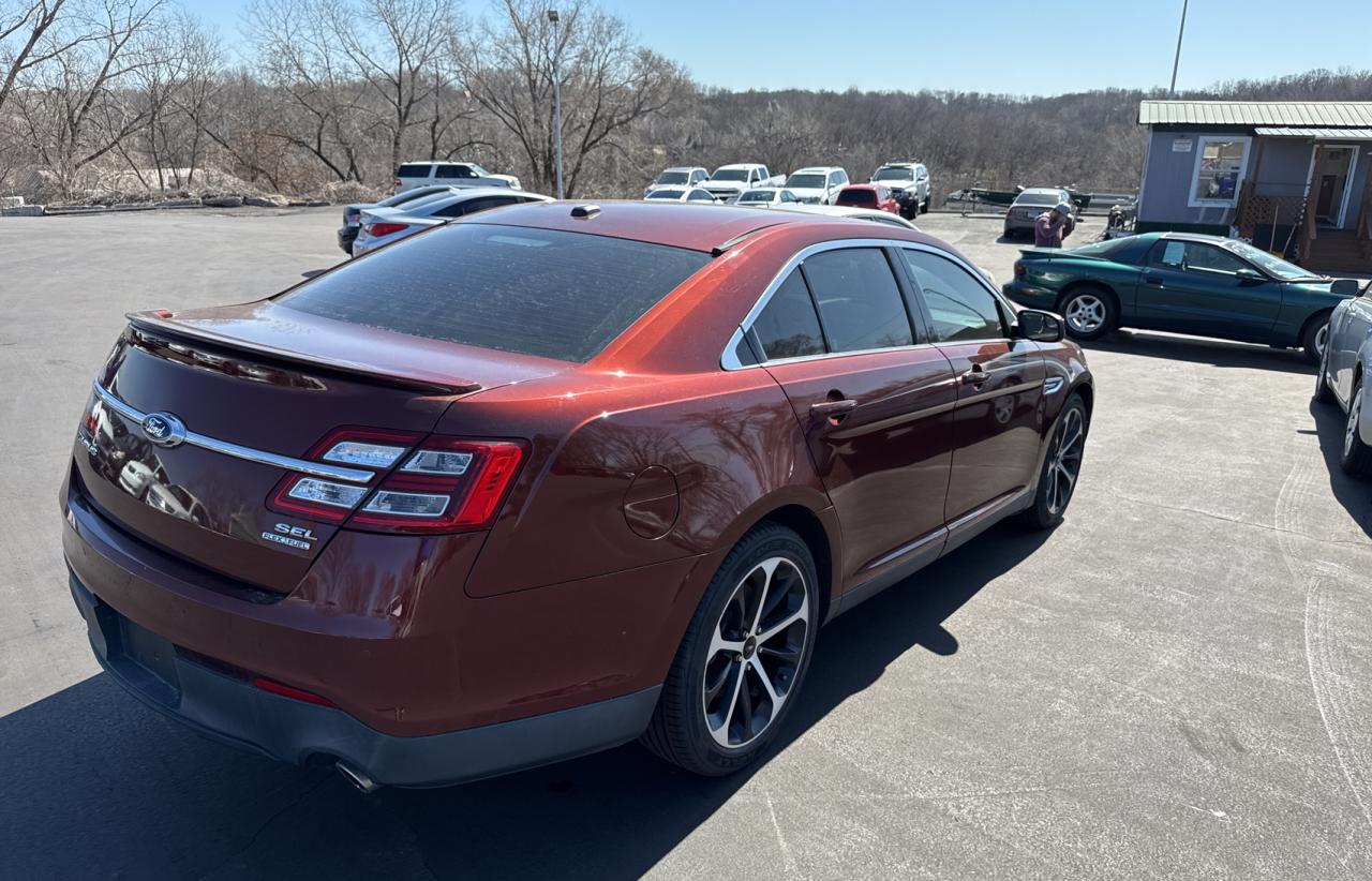 2015 Ford Taurus - Image 4