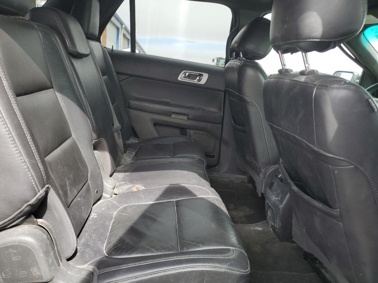 2011 Ford Explorer - Image 11