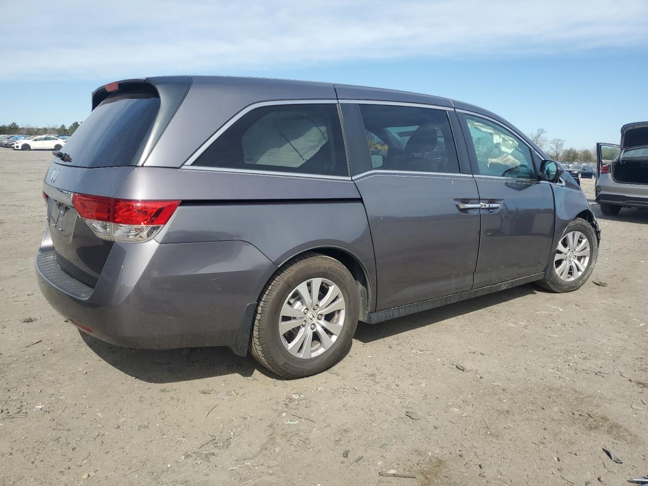 2015 Honda Odyssey - Image 3