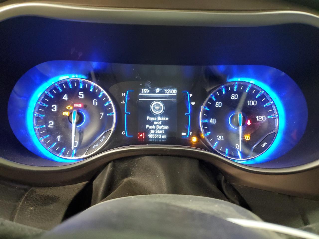 2020 Chrysler Voyager - Image 9
