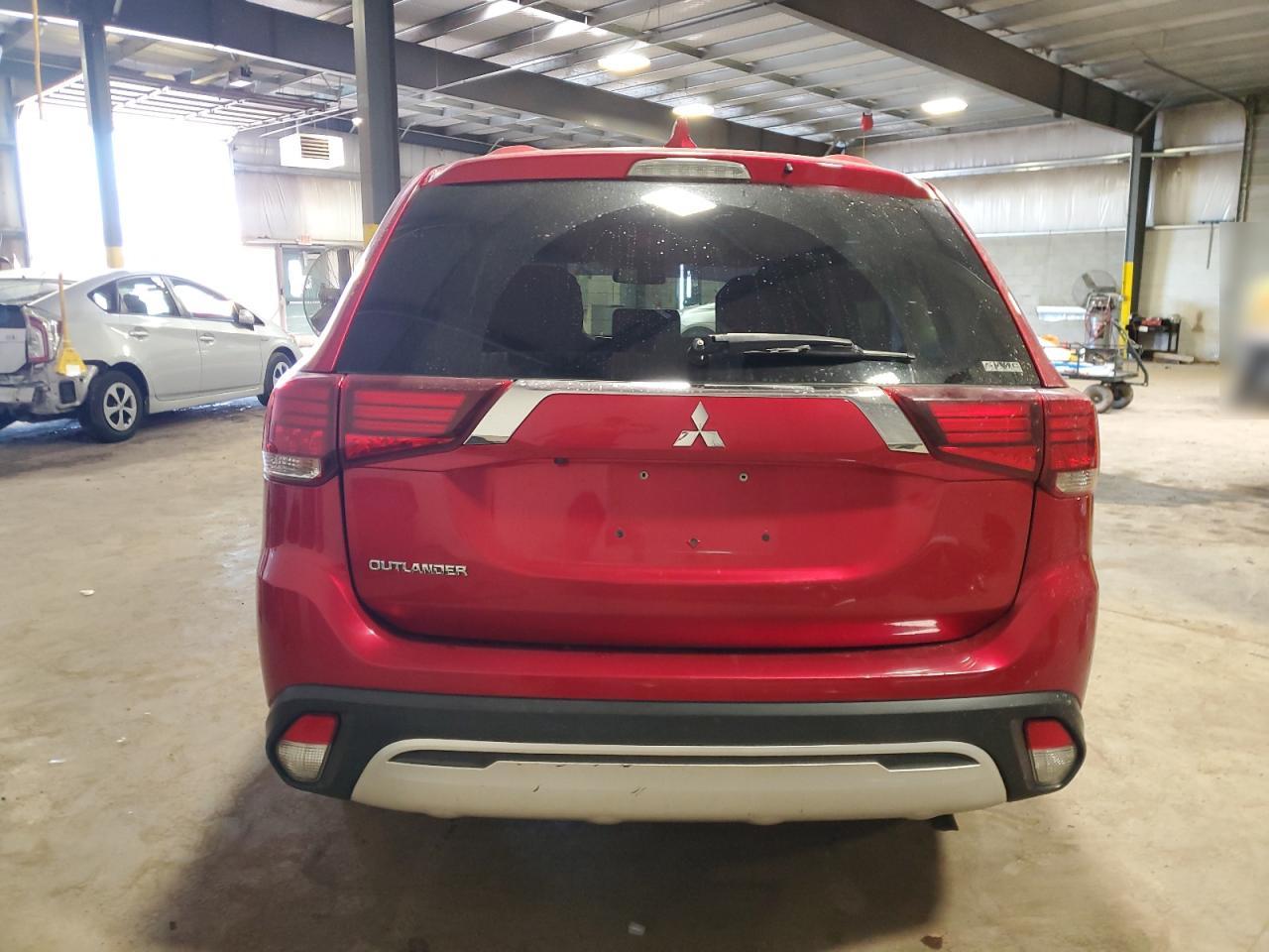 2020 Mitsubishi Outlander - Image 6