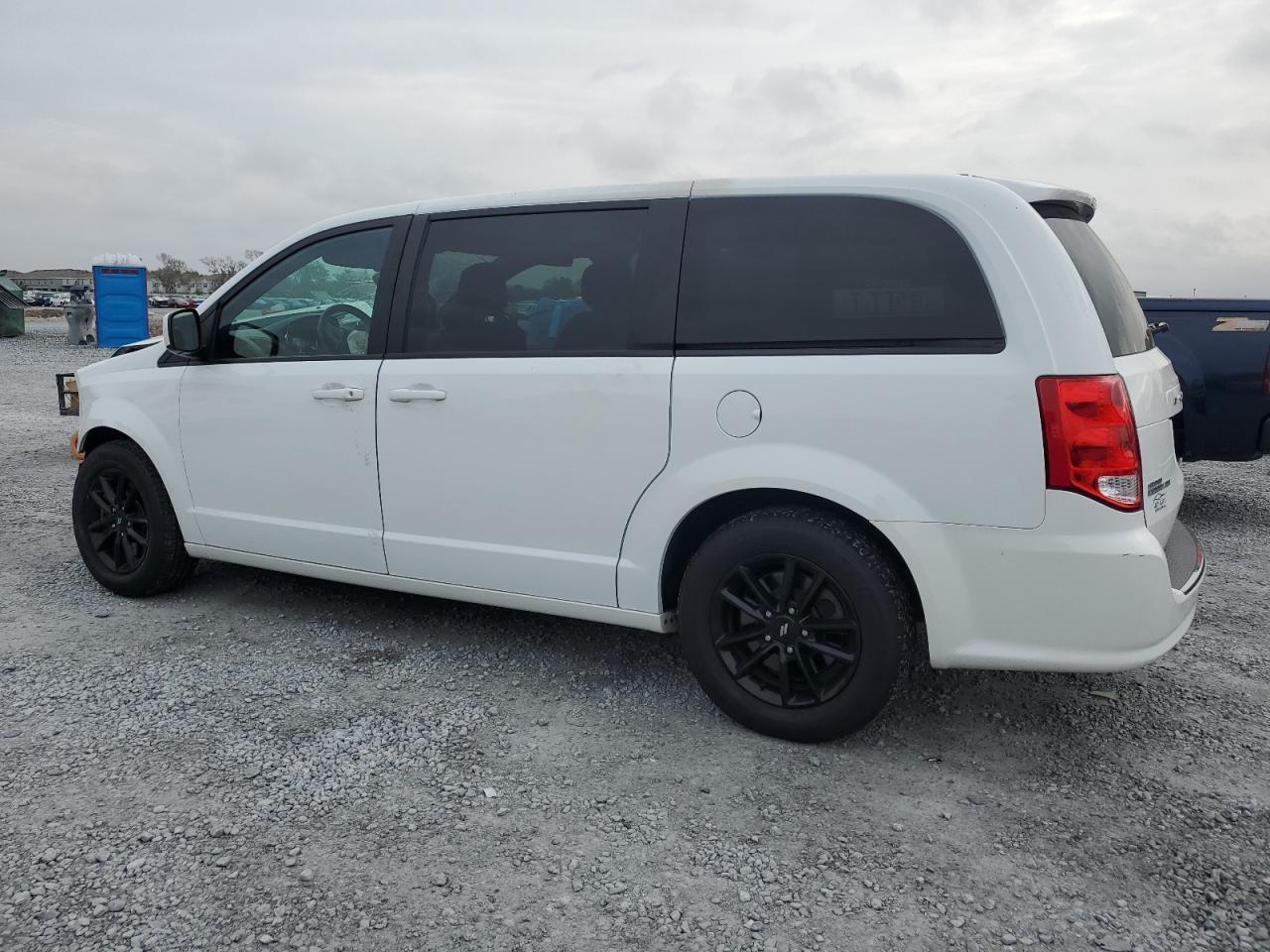 2019 Dodge Caravan - Image 2
