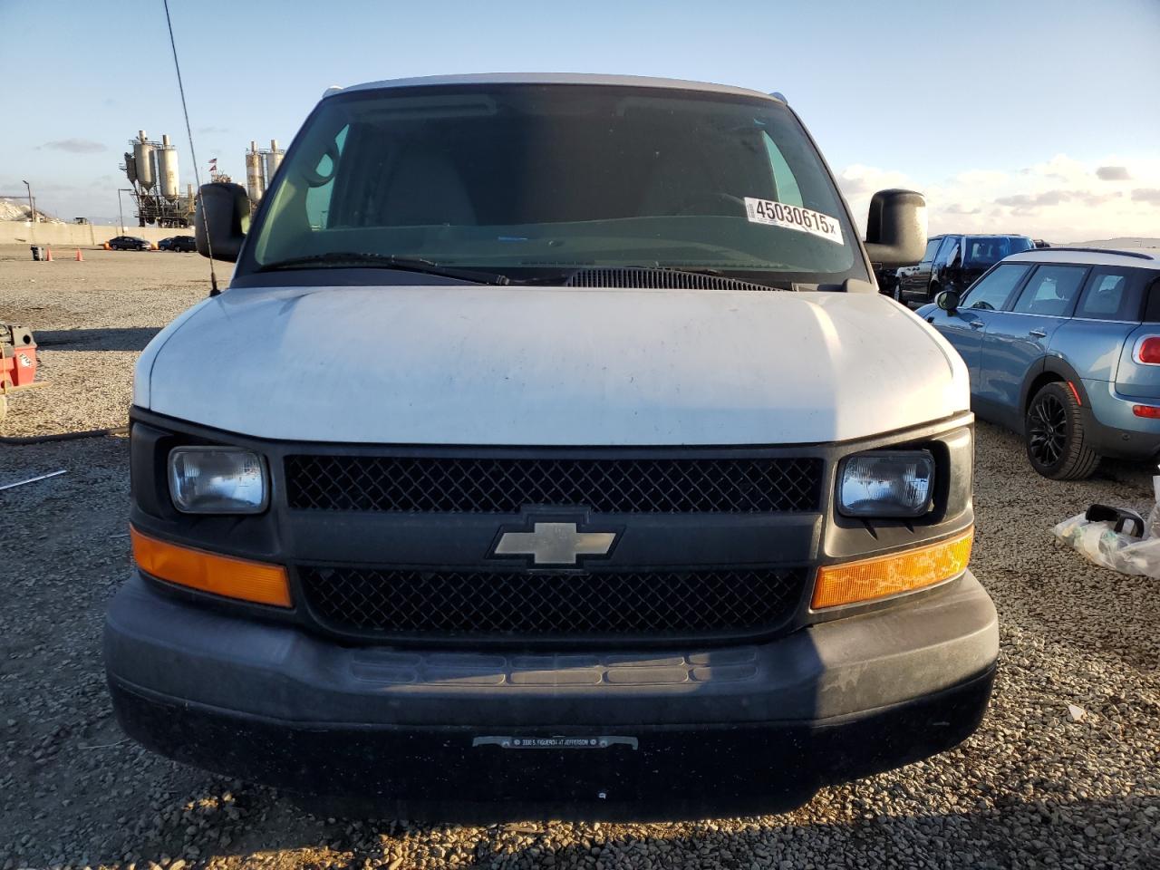 2012 Chevrolet Express - Image 5