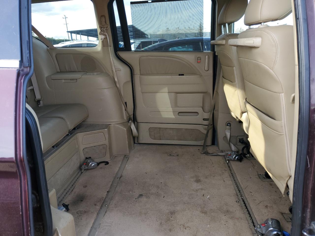 2010 Honda Odyssey - Image 11