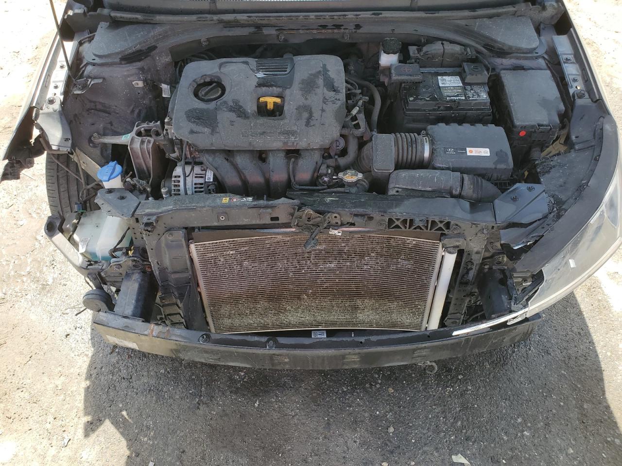 2019 Hyundai Elantra - Image 11