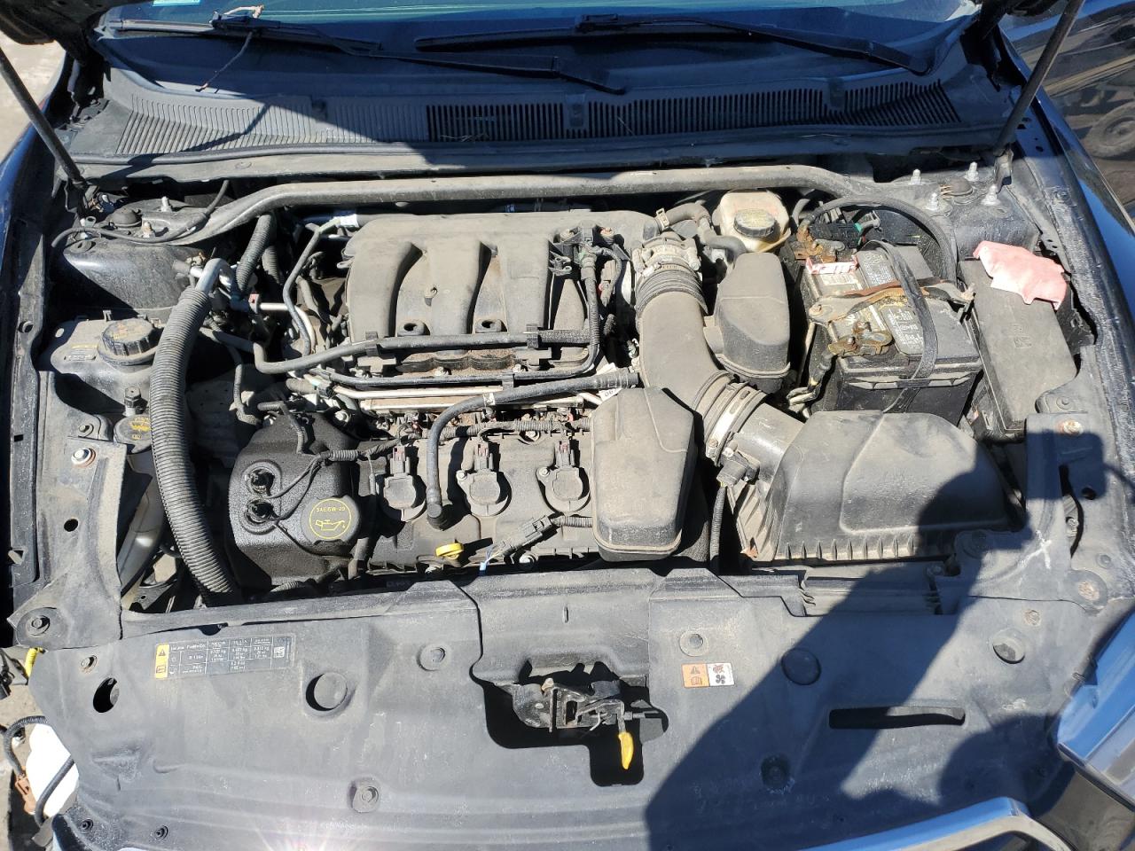 2015 Ford Taurus - Image 11