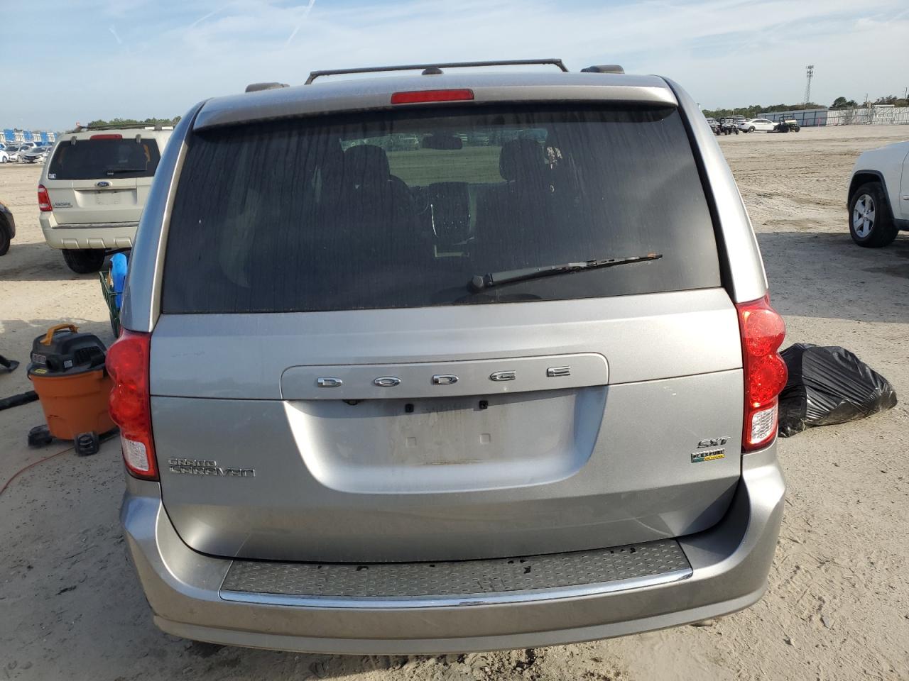 2019 Dodge Caravan - Image 6