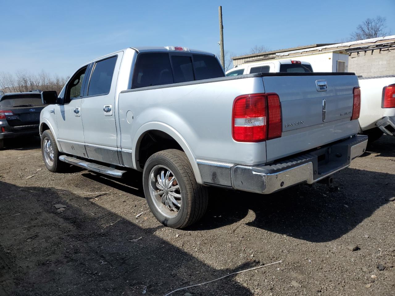 2006 Lincoln Mark LT - Image 2