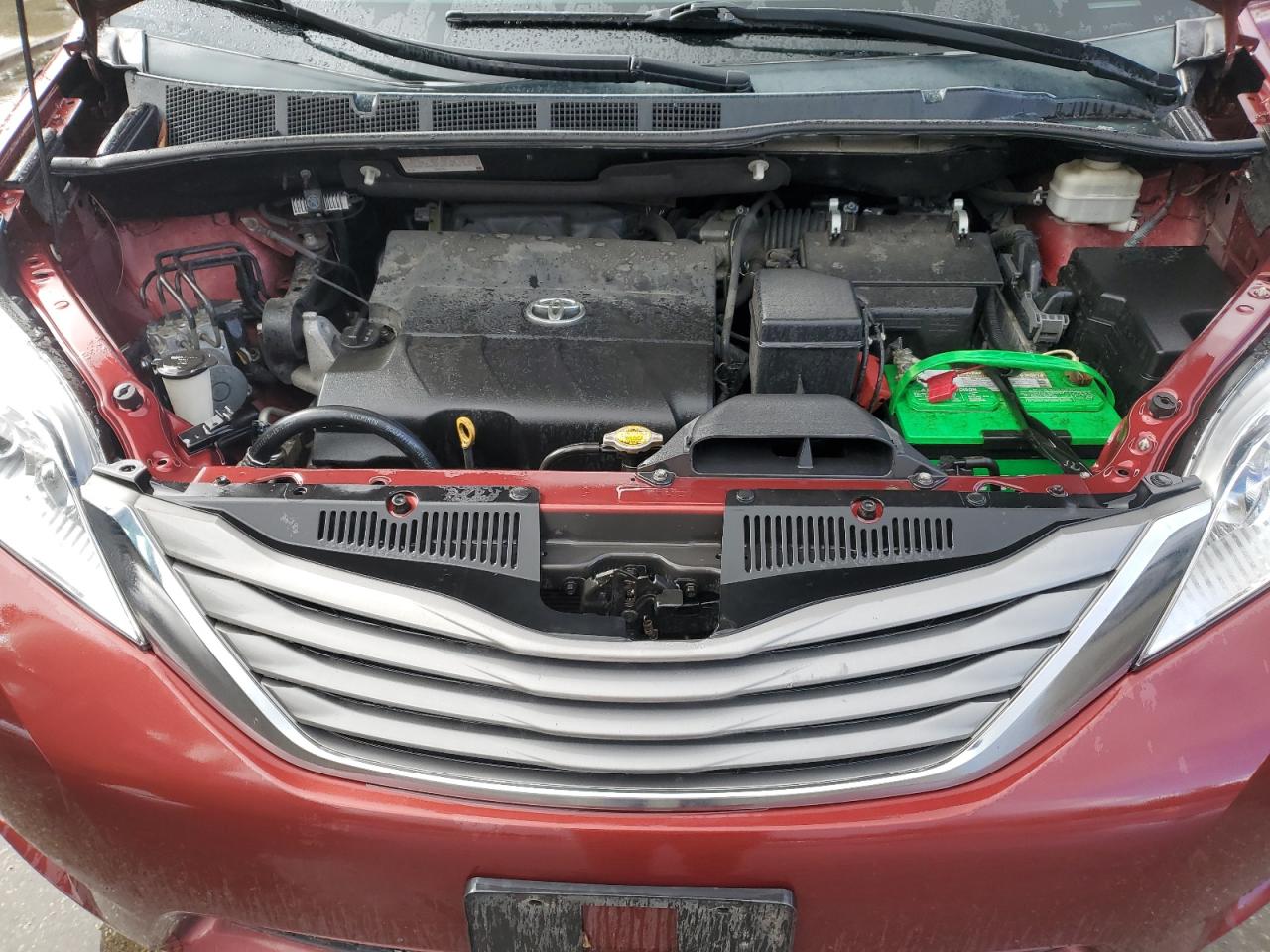 2012 Toyota Sienna - Image 12