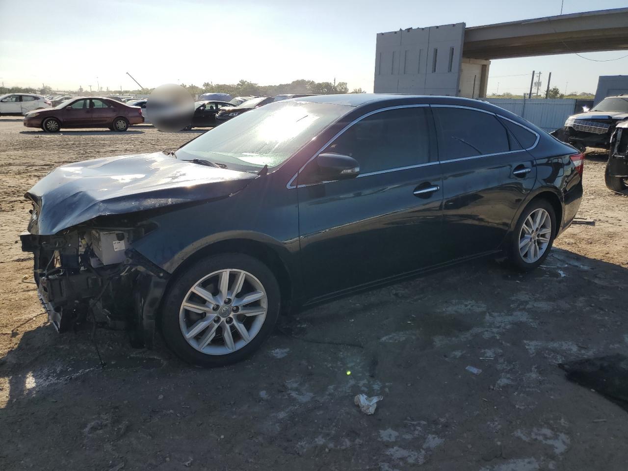 2015 Toyota Avalon - Image 1