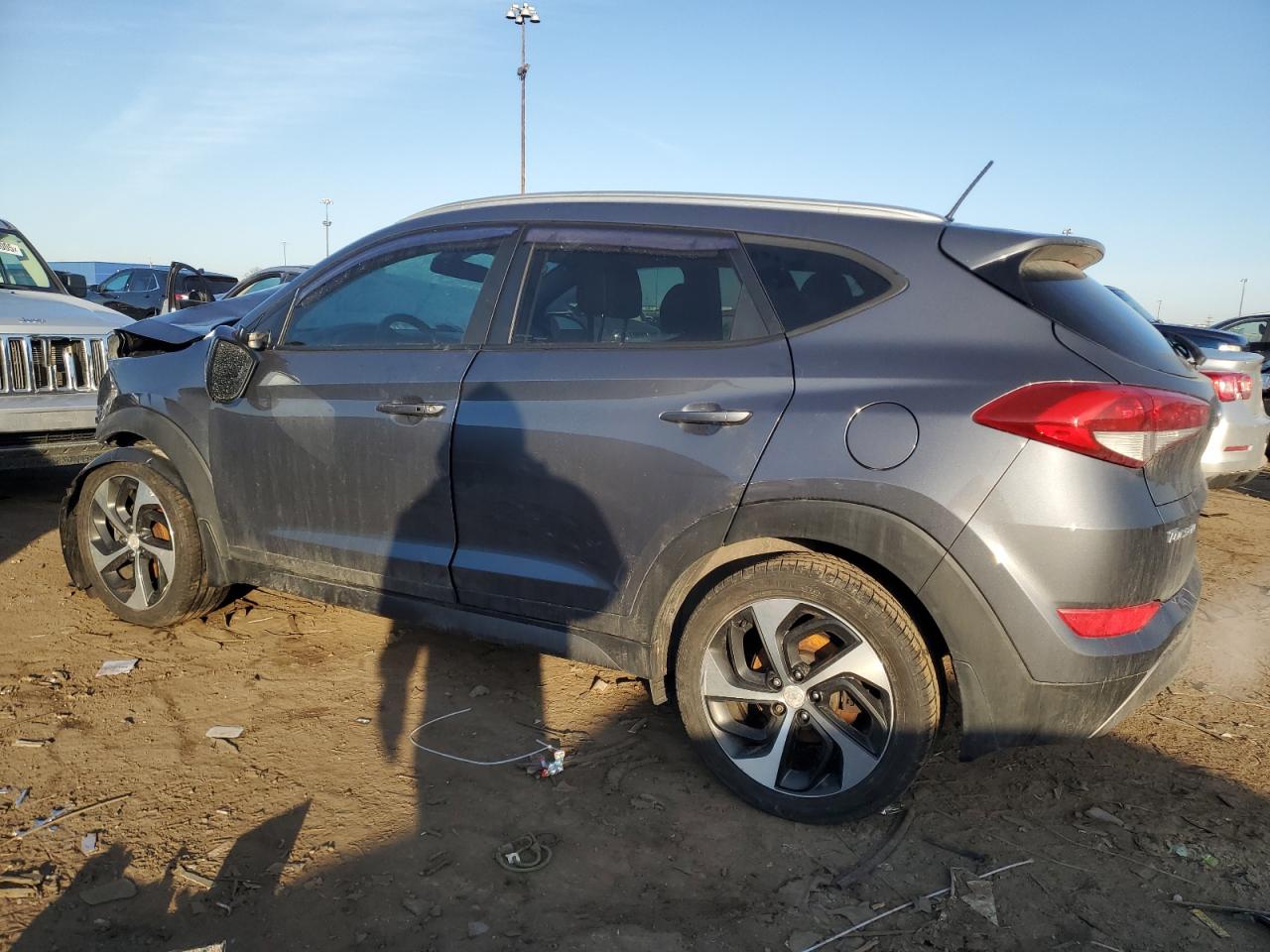 2016 Hyundai Tucson - Image 2
