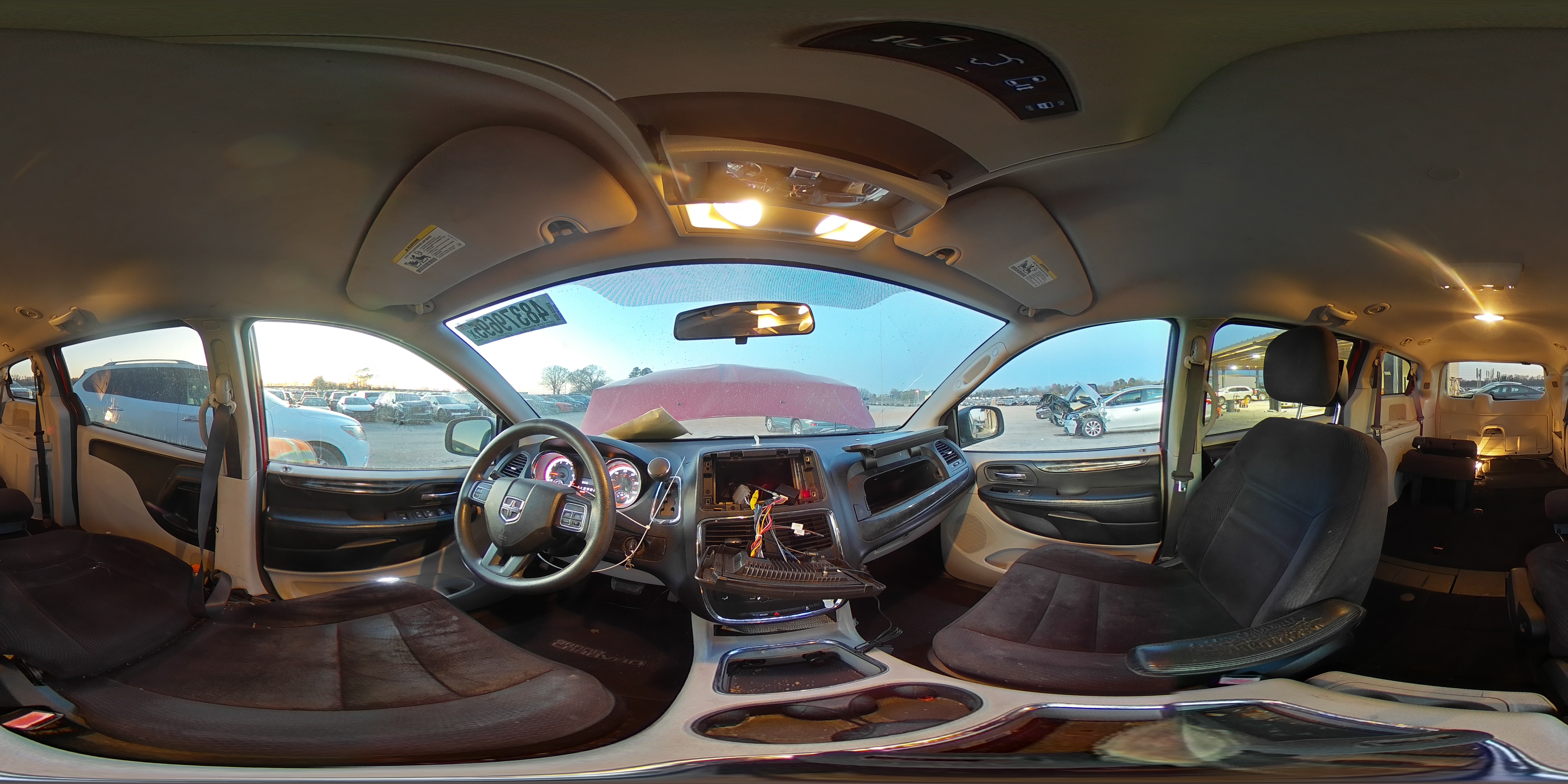 2014 Dodge Caravan - Image 13