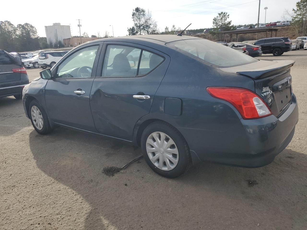 2015 Nissan Versa - Image 2