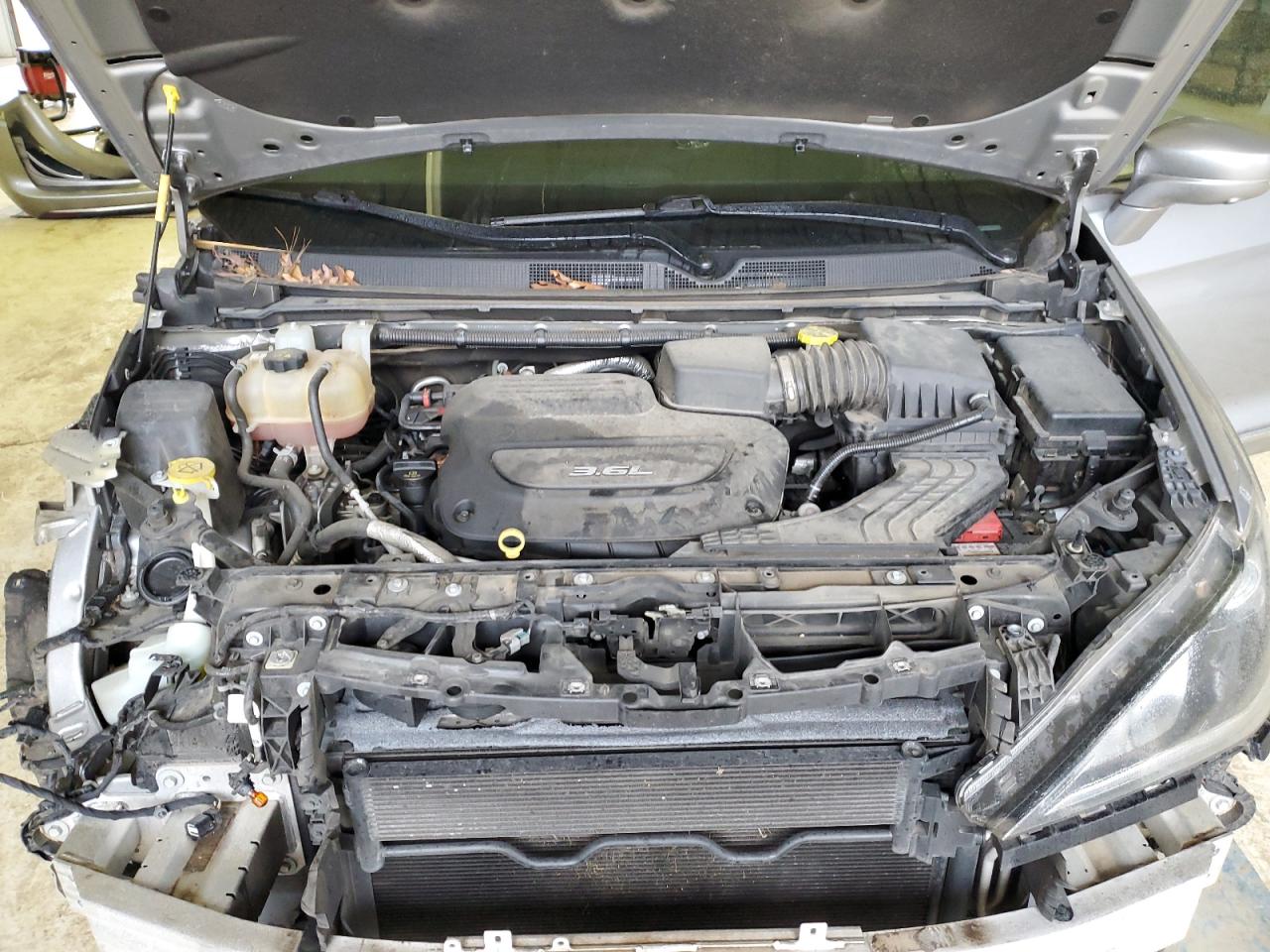 2018 Chrysler Pacifica - Image 12