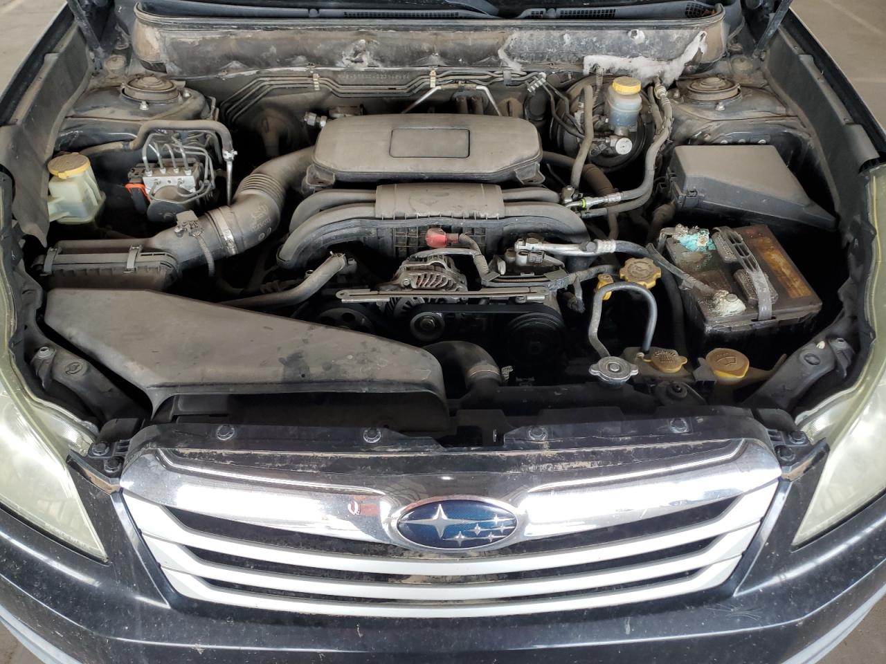 2011 Subaru Outback - Image 11