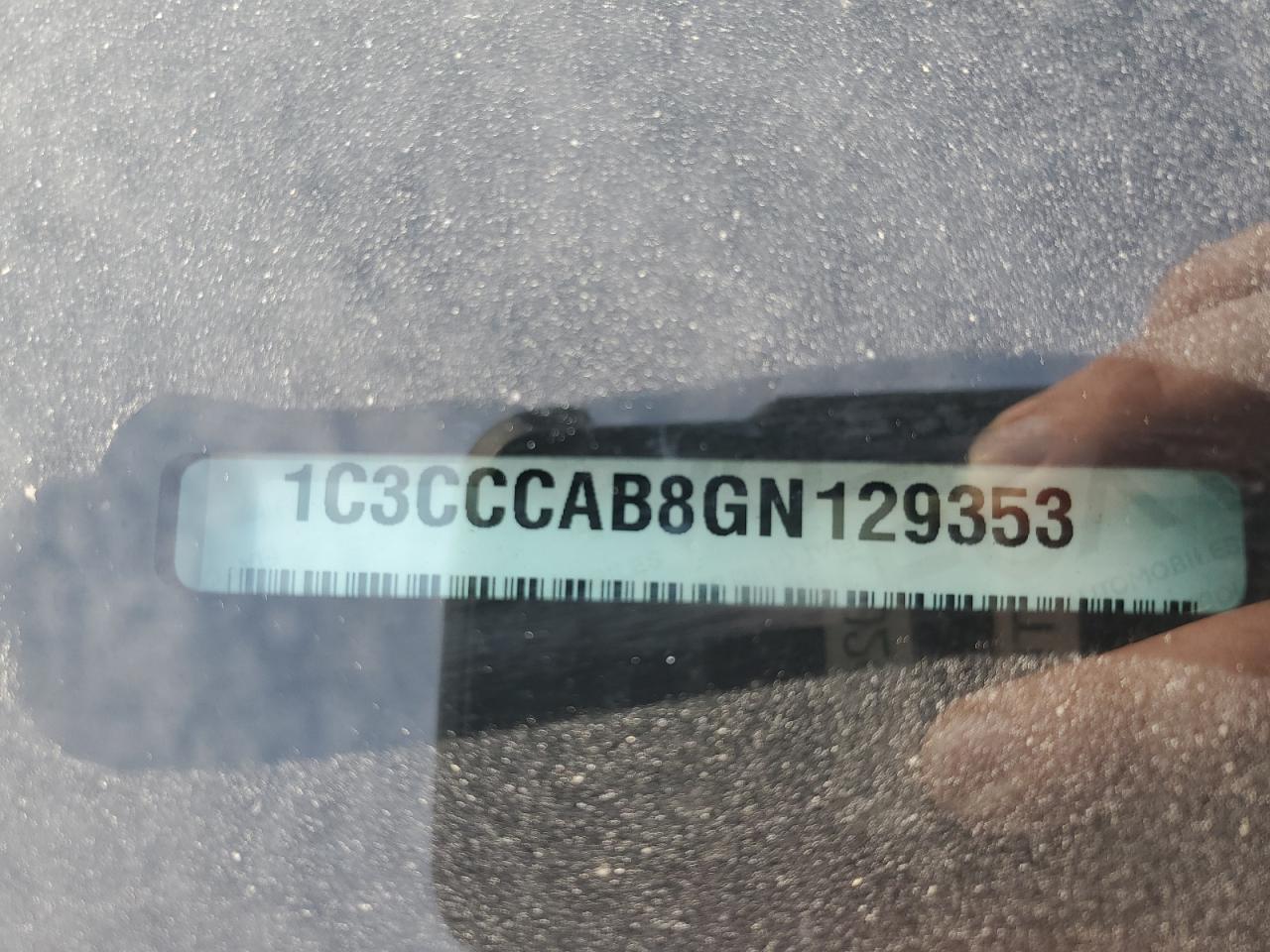 2016 Chrysler 200 - Image 13