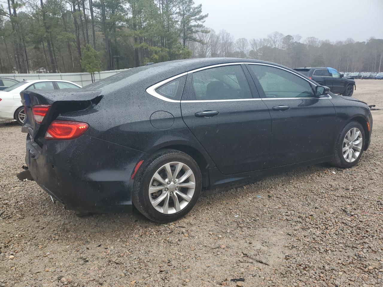 2015 Chrysler 200 - Image 3
