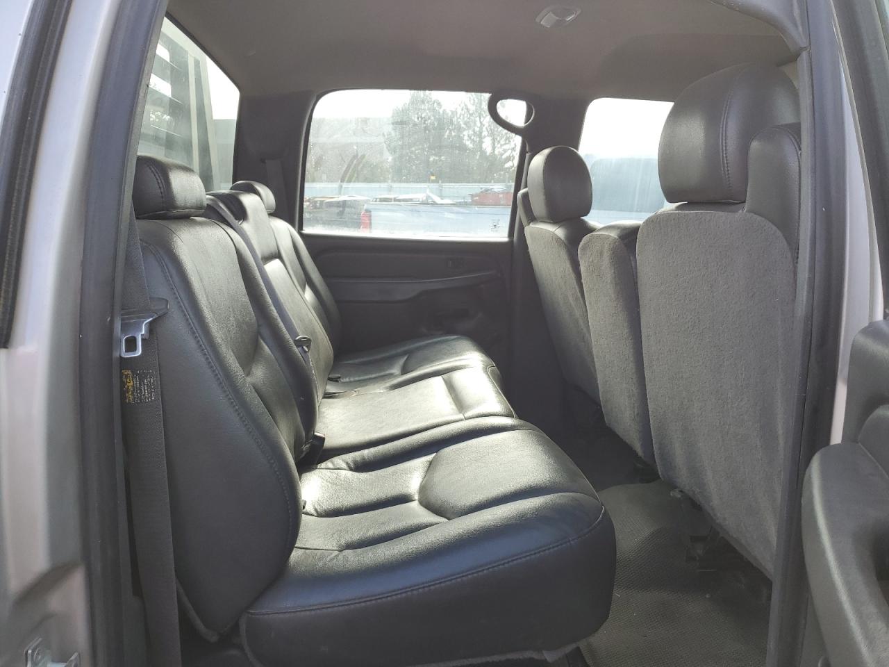 2005 Chevrolet Silverado K2500 Heavy Duty VIN: 1GCHK23215F960020 Lot: 47660695