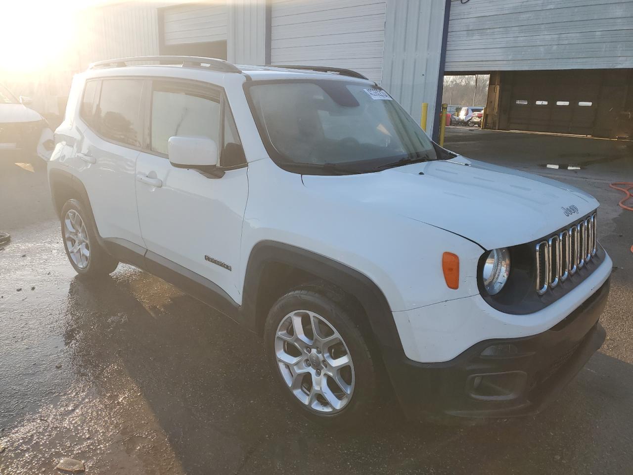 2017 Jeep Renegade - Image 4