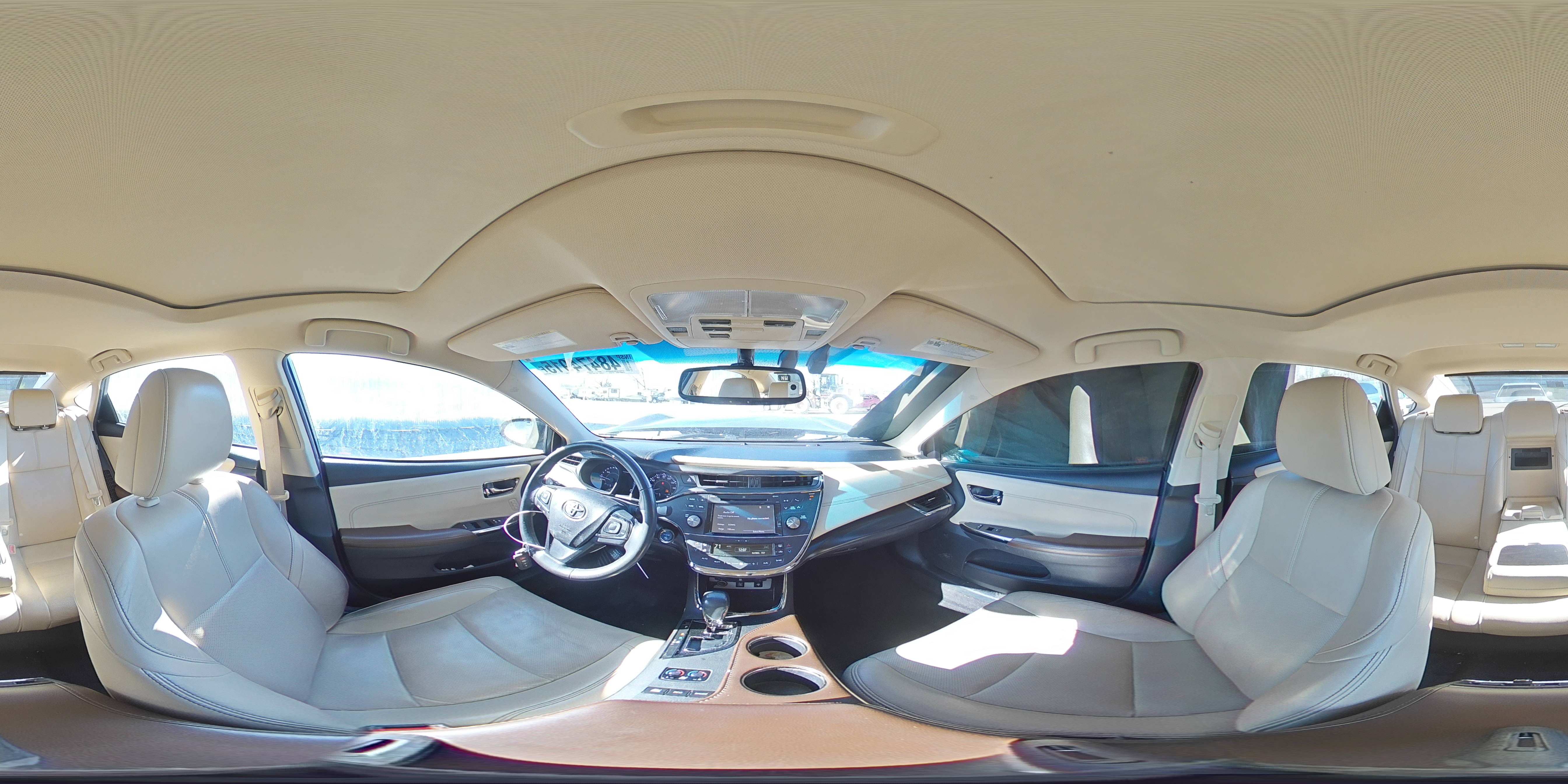 2016 Toyota Avalon - Image 13