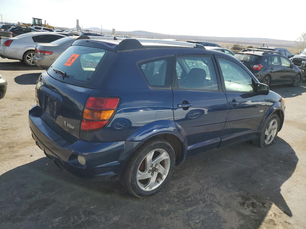 2005 Pontiac Vibe - Image 3