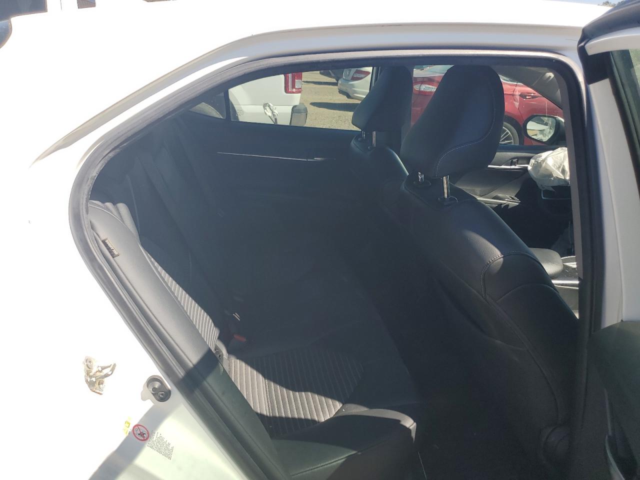 2019 Toyota Camry - Image 10