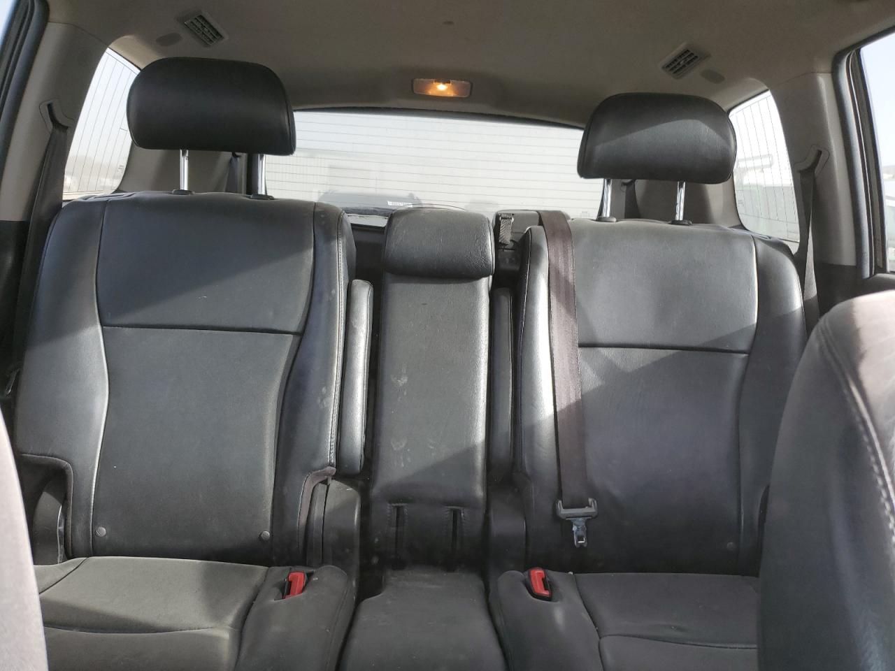 2013 Toyota Highlander - Image 10