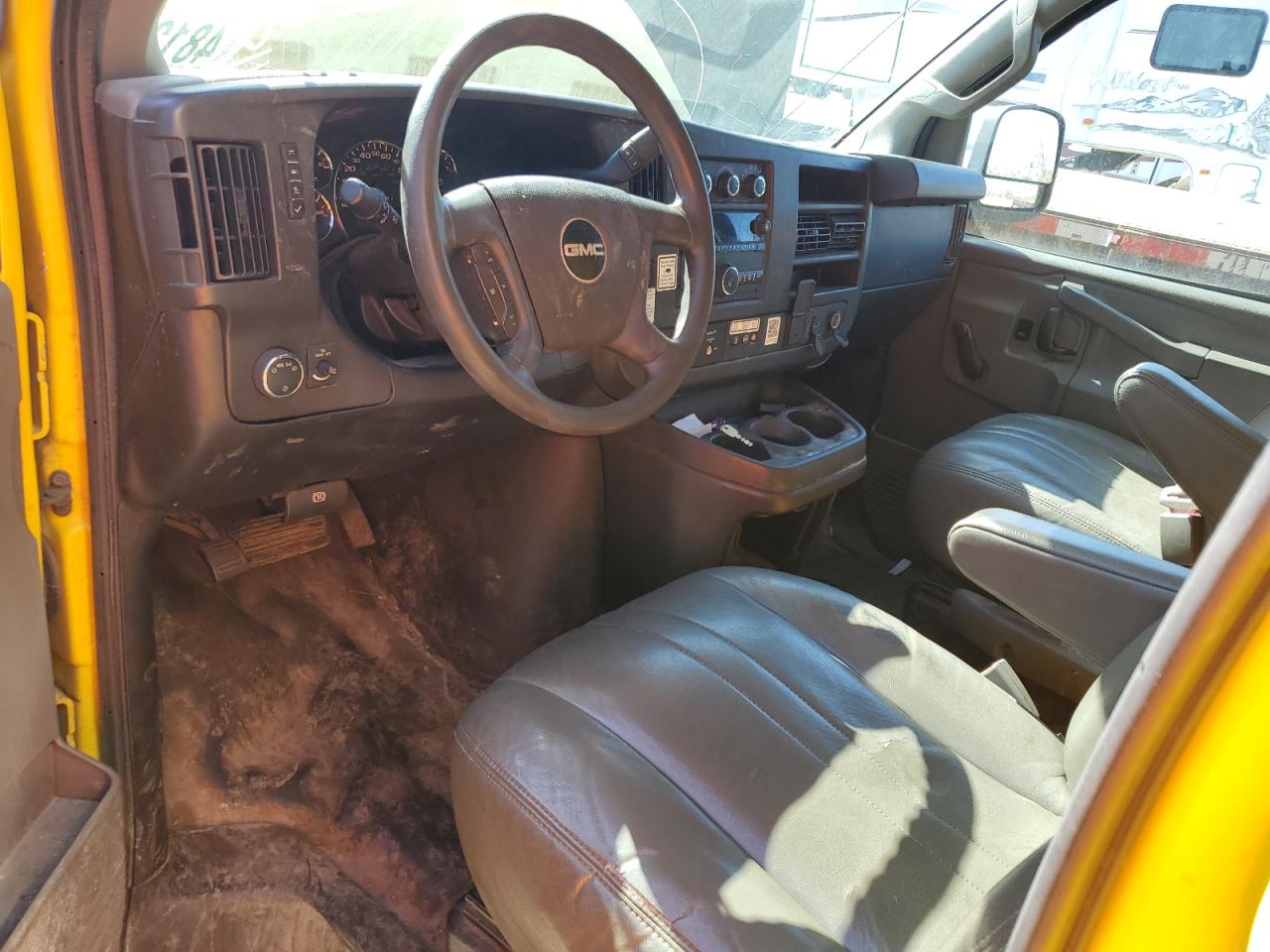 2017 GMC Savana - Image 8