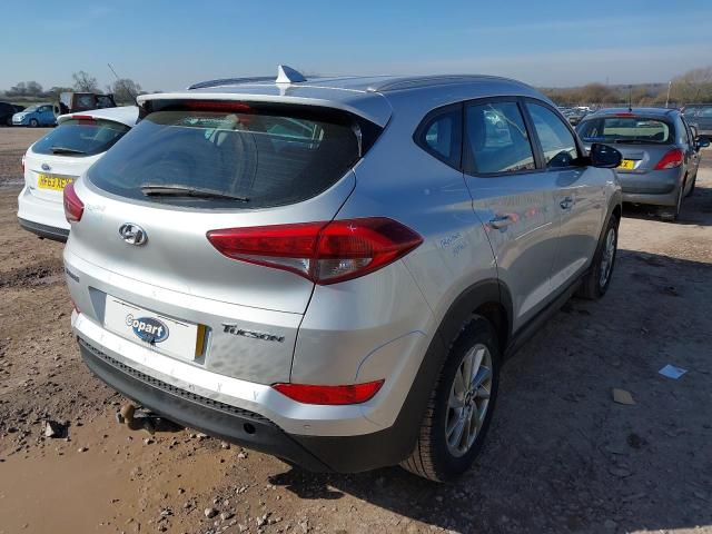 2017 HYUNDAI TUCSON SE