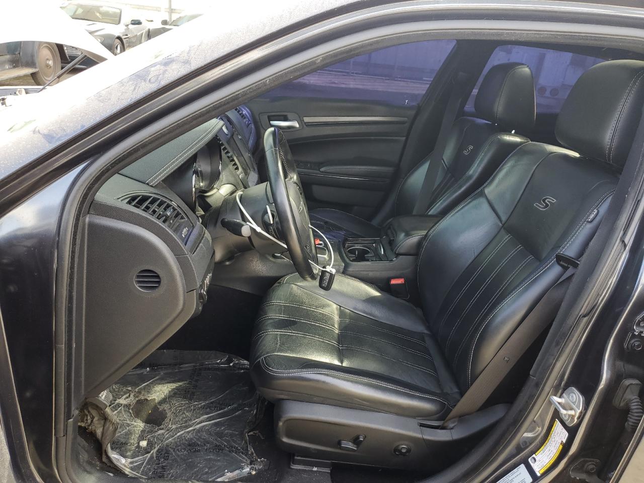 2016 Chrysler 300 - Image 7