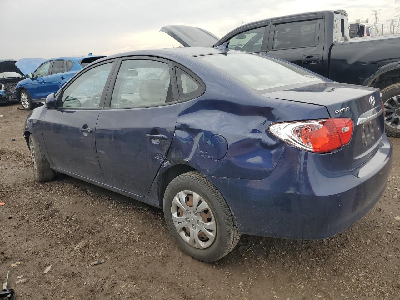 2010 Hyundai Elantra - Image 2