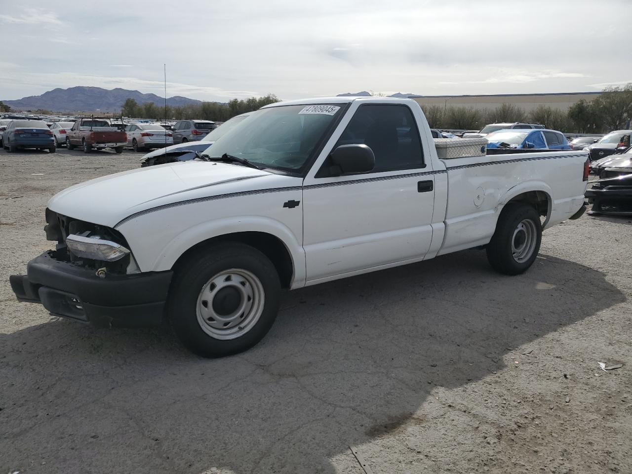 2003 Chevrolet S Truck S10 for Sale in Las Vegas, NV - Front End