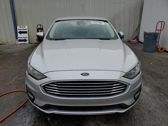  FORD FUSION 2019 Srebrny