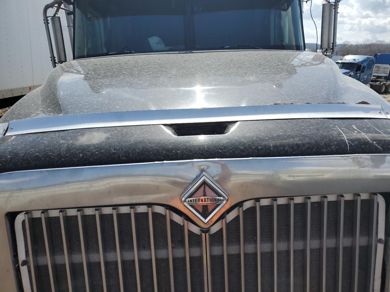 2004 International 9400I Semi Truck VIN: 3HSCNAPR84N088129 Lot: 47453015