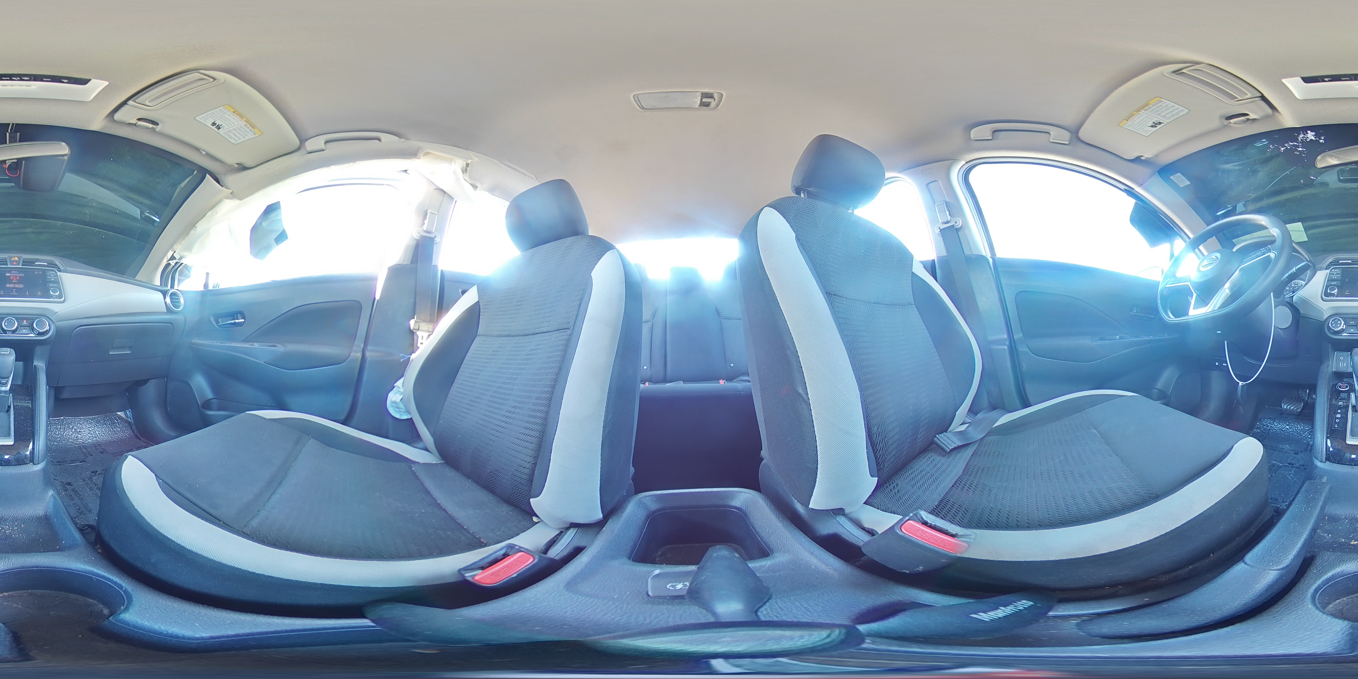 2021 Nissan Versa - Image 13