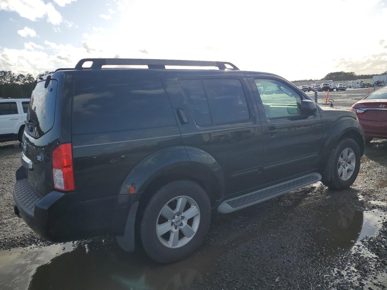 2010 Nissan Pathfinder - Image 3