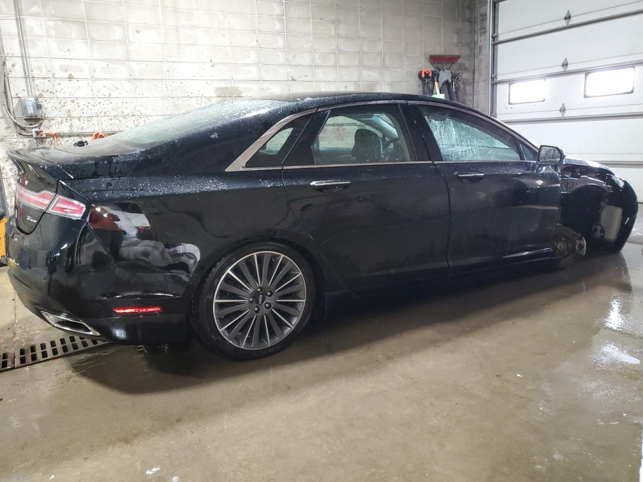 2016 Lincoln MKZ - Image 3